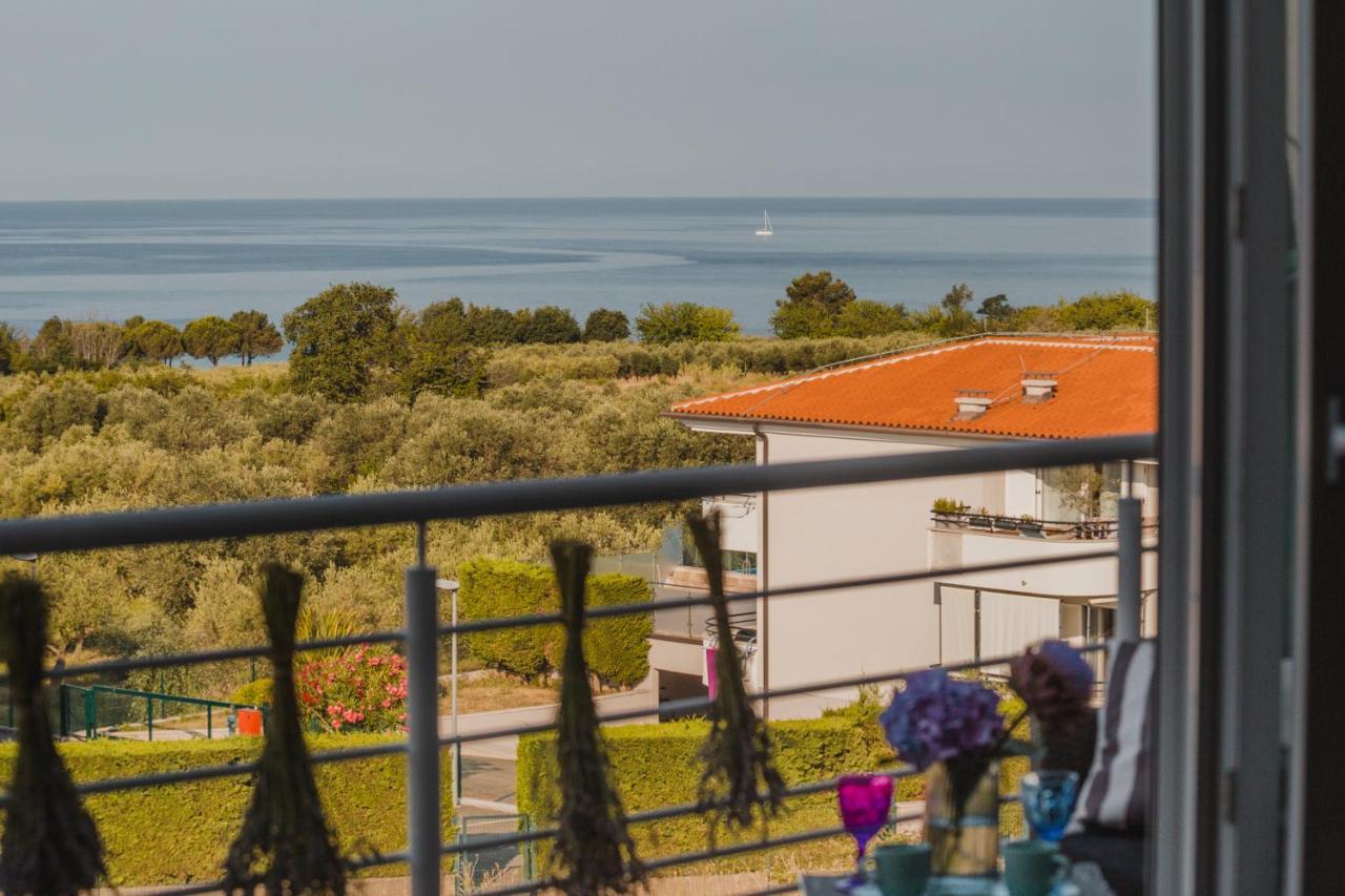 Zuri-Sea Wiev Zambratija  Bagian luar foto